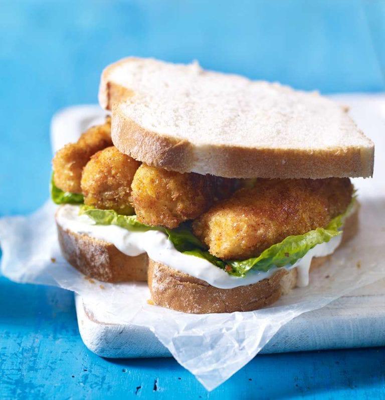 Fish finger sandwich with tartar sauce